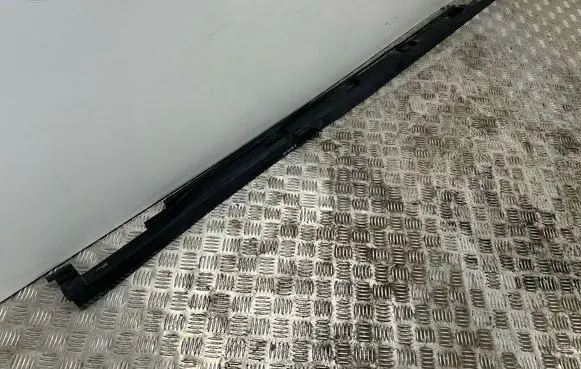 Subaru Forester SK Sill 91112SJ330
