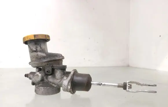 Subaru Legacy Clutch master cylinder