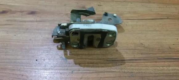 Mazda 121 Rear door lock