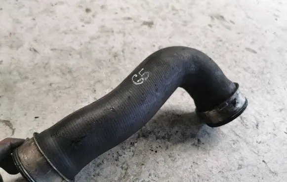 Volkswagen Golf V Intercooler hose/pipe