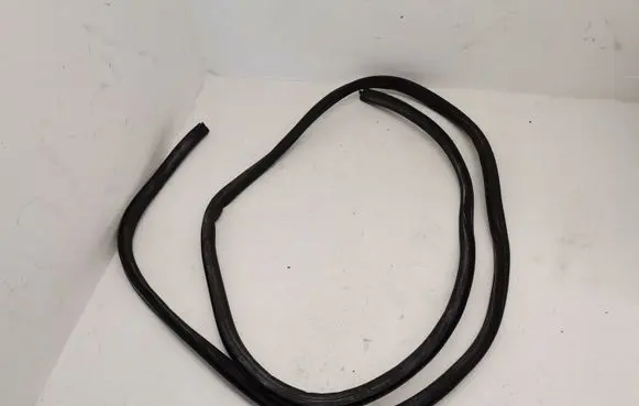 BMW 5 F10 F11 Engine compartment rubber 7019779