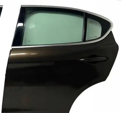 Alfa Romeo Stelvio Rear door