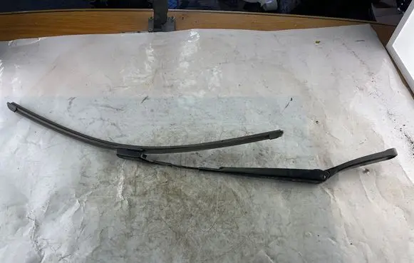 Seat Ibiza IV (6J,6P) Windshield/front glass wiper blade 6J1955409