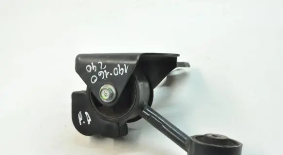 Lexus RX 450H Engine mount bracket