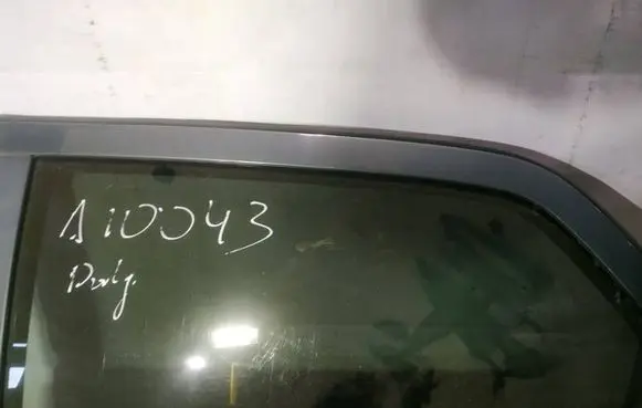 Dodge Magnum Rear door window glass