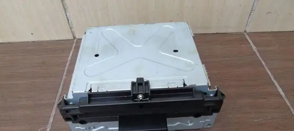 Maserati Ghibli Radio/CD/DVD/GPS head unit 06700310580