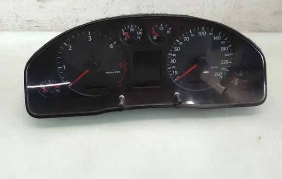 Audi A4 S4 B5 8D Speedometer (instrument cluster) 8D0920931T
