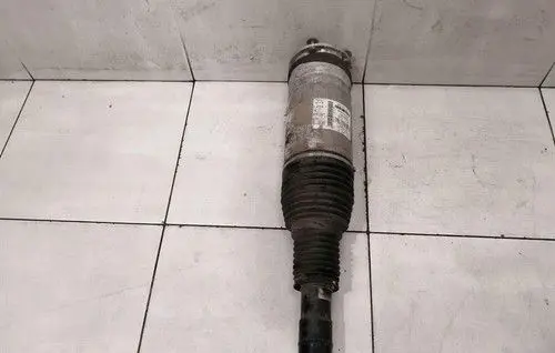 Land Rover Range Rover Sport L494 Front shock absorber/damper LR052788