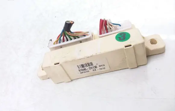 Hyundai i30 Door central lock control unit/module 919402H130 09151D