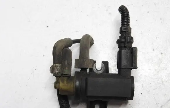 Citroen C4 II Picasso Turbo solenoid valve 9672875080 70163303 14T003