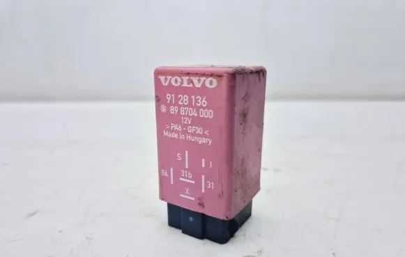 Volvo S70 V70 V70 XC Window wiper relay 9128136 898704000