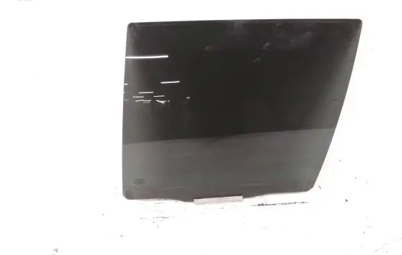 Volvo XC90 Rear door window glass