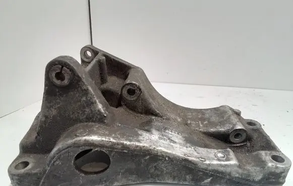 Volkswagen Golf V Engine mounting bracket 030145169H