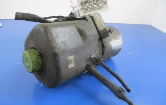 Volkswagen Polo III 6N 6N2 6NF Power steering pump