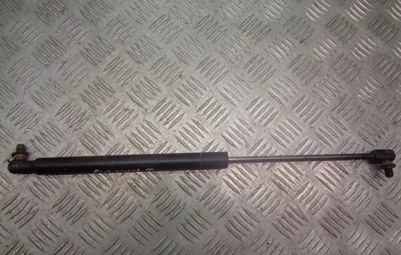 Opel Vectra C Shock absorber/damper mounting bracket 