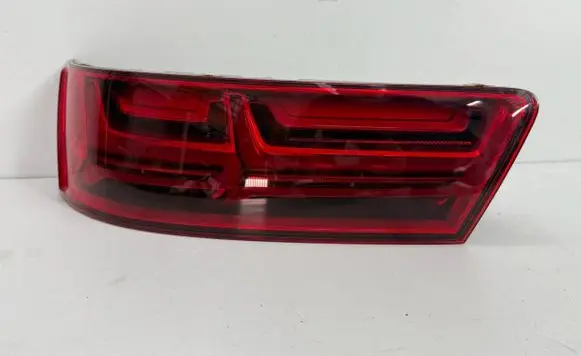 Audi Q7 4M Tailgate rear/tail lights 4M0945093M