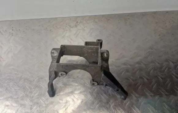Audi A6 S6 C5 4B Engine mounting bracket 078145383C