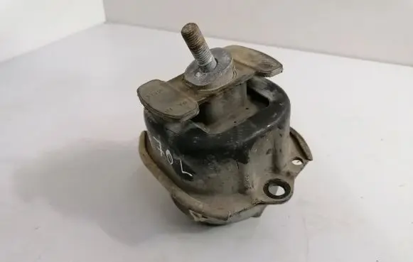 BMW X5 E70 Engine mount bracket 6795417