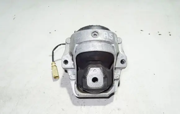 Engine mount bracket