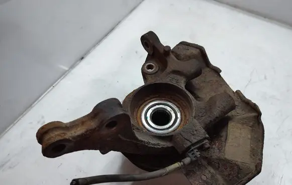 Front wheel hub