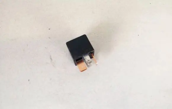 Volkswagen Fox Other relay 1009370001
