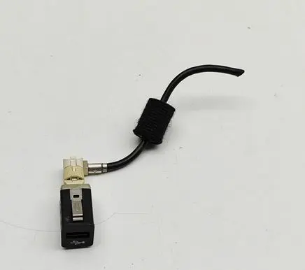 BMW X6 E71 USB socket connector 9167196