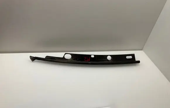 BMW 6 E63 E64 Fender mounting bracket 7070467 13490410