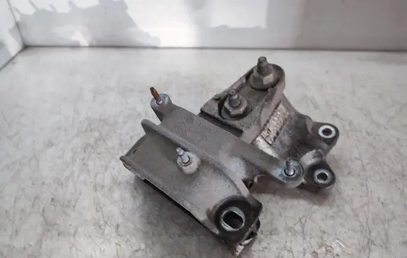 Ford Ecosport Engine mount bracket GN117M125BA