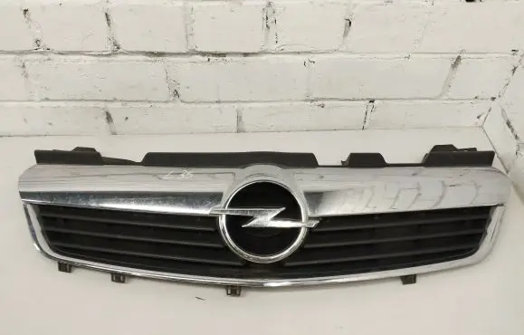 Opel Zafira B Front grill 13157590 321228108