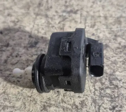 Headlight level adjustment motor