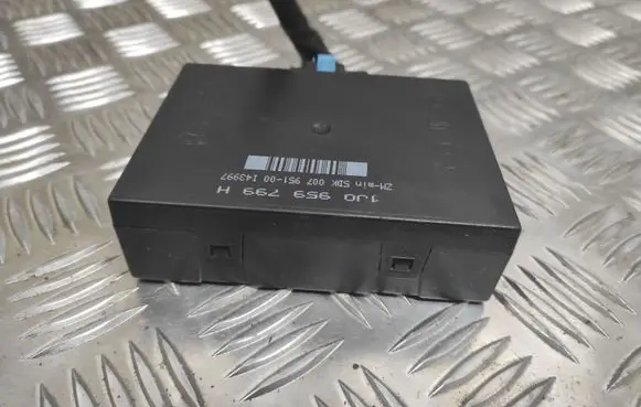 Volkswagen Golf IV Central body control module 1J0959799H
