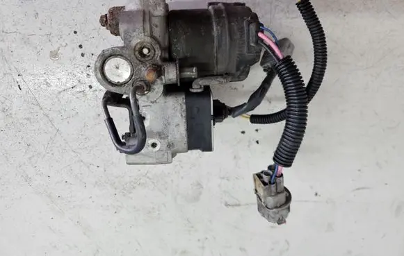 Toyota Corolla E110 ABS Pump 4451012140 7HO7W026
