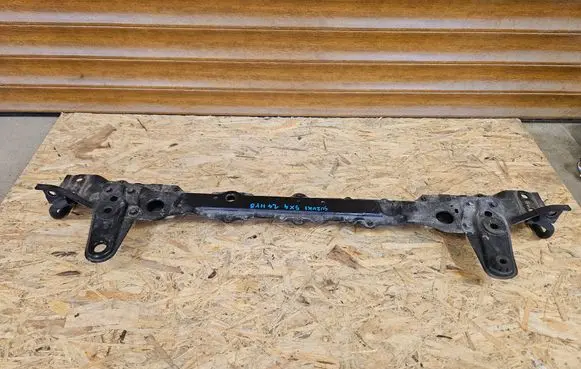 Suzuki SX4 S-Cross Radiator mount bracket 7110055P01