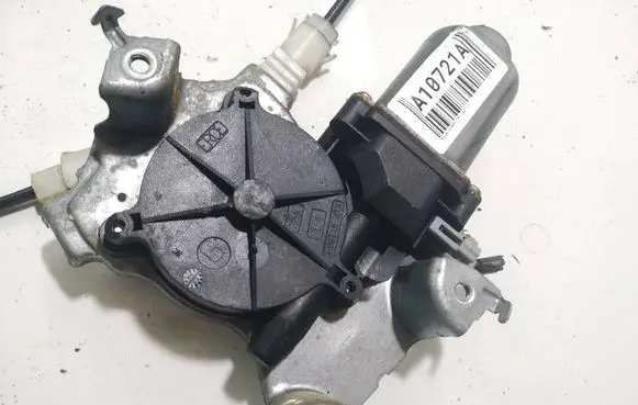 Nissan Almera Tino Front door window regulator motor 400601T3