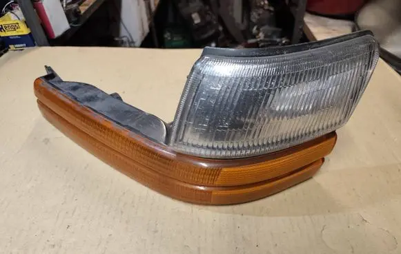 Chrysler Grand Voyager II Front indicator light 4399713
