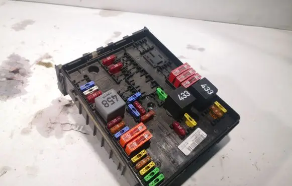Skoda Octavia Mk2 (1Z) Fuse module 1K0937124K