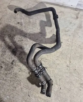 Coolant pipe/hose