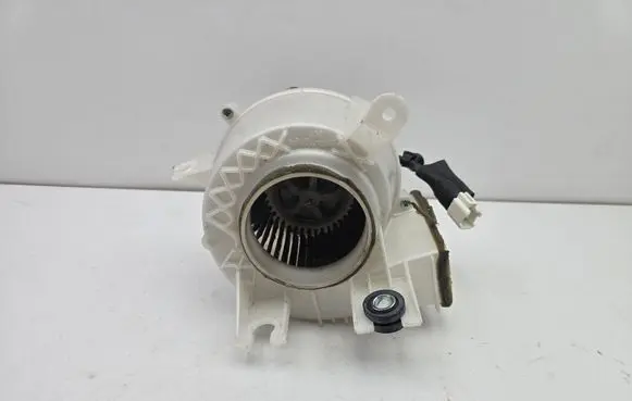 Toyota Prius (XW30) Hybrid/electric vehicle battery fan G923076010