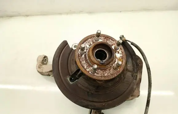 Dodge Nitro Front wheel hub 