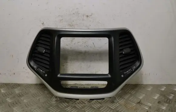 Radio/GPS head unit trim