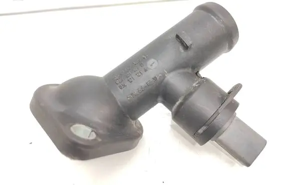Volkswagen Touran I Engine coolant pipe/hose 03G121121D 03G121121A