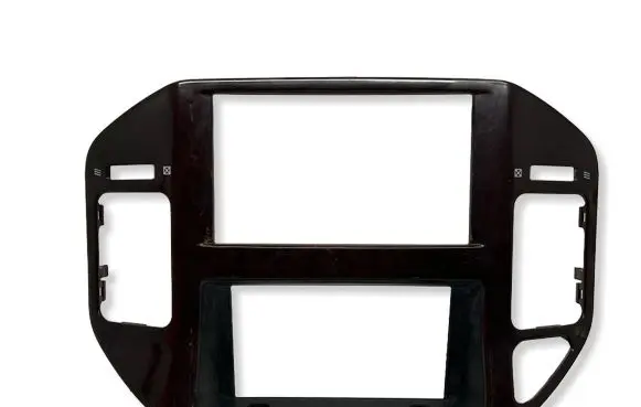 Mitsubishi Pajero Radio/GPS head unit trim MR456372