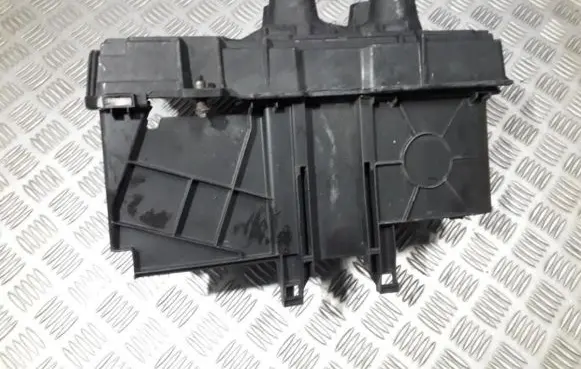 Skoda Fabia Mk1 (6Y) Battery box tray 6q0915331