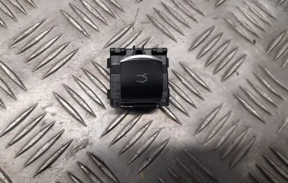 Alfa Romeo Stelvio Tailgate opening switch 01561170210