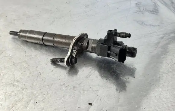 Fuel injector