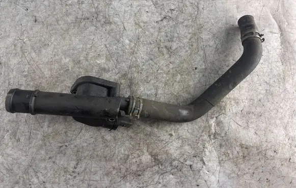 Engine coolant pipe/hose
