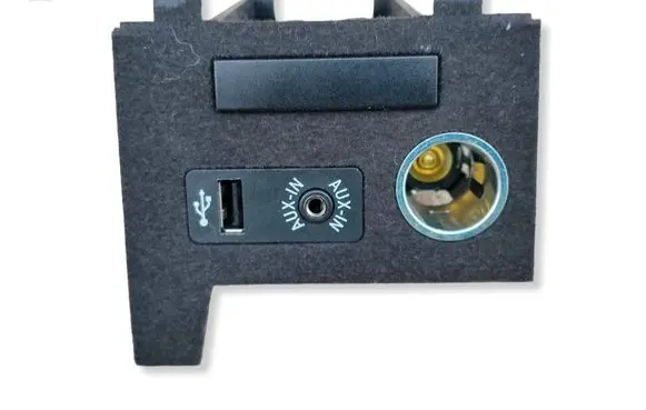 BMW 6 F12 F13 AUX in-socket connector 9197318