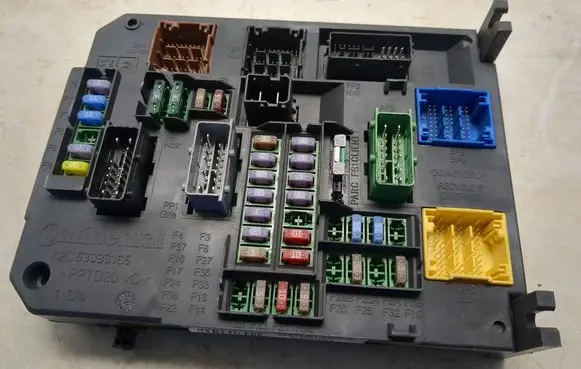 Peugeot 508 RXH Fuse module 9665547580 BSIQ0400 S180121004G