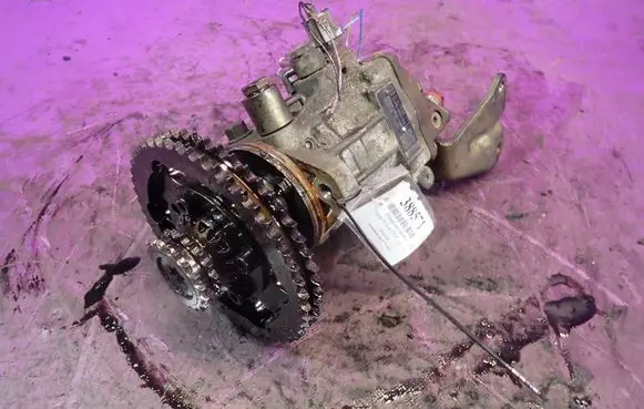 Nissan X-Trail T30 Fuel injection high pressure pump 167008H800