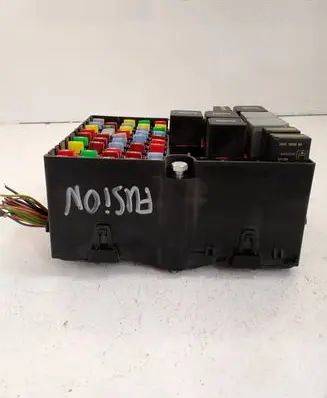 Ford Fusion Fuse box set 1355852